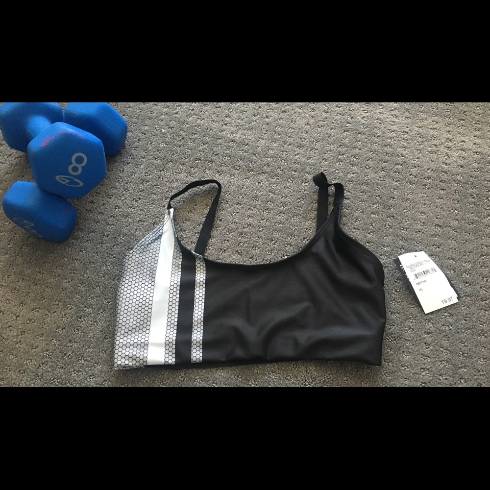 NWT sports bra